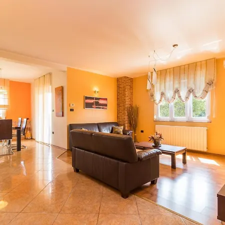 Penzion Kuca Za Odmor Villa Grace 3*
